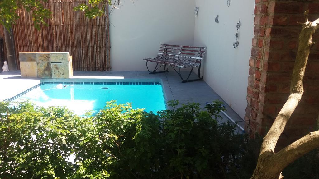 Guesthouse On Irvine Port Elizabeth Exterior foto