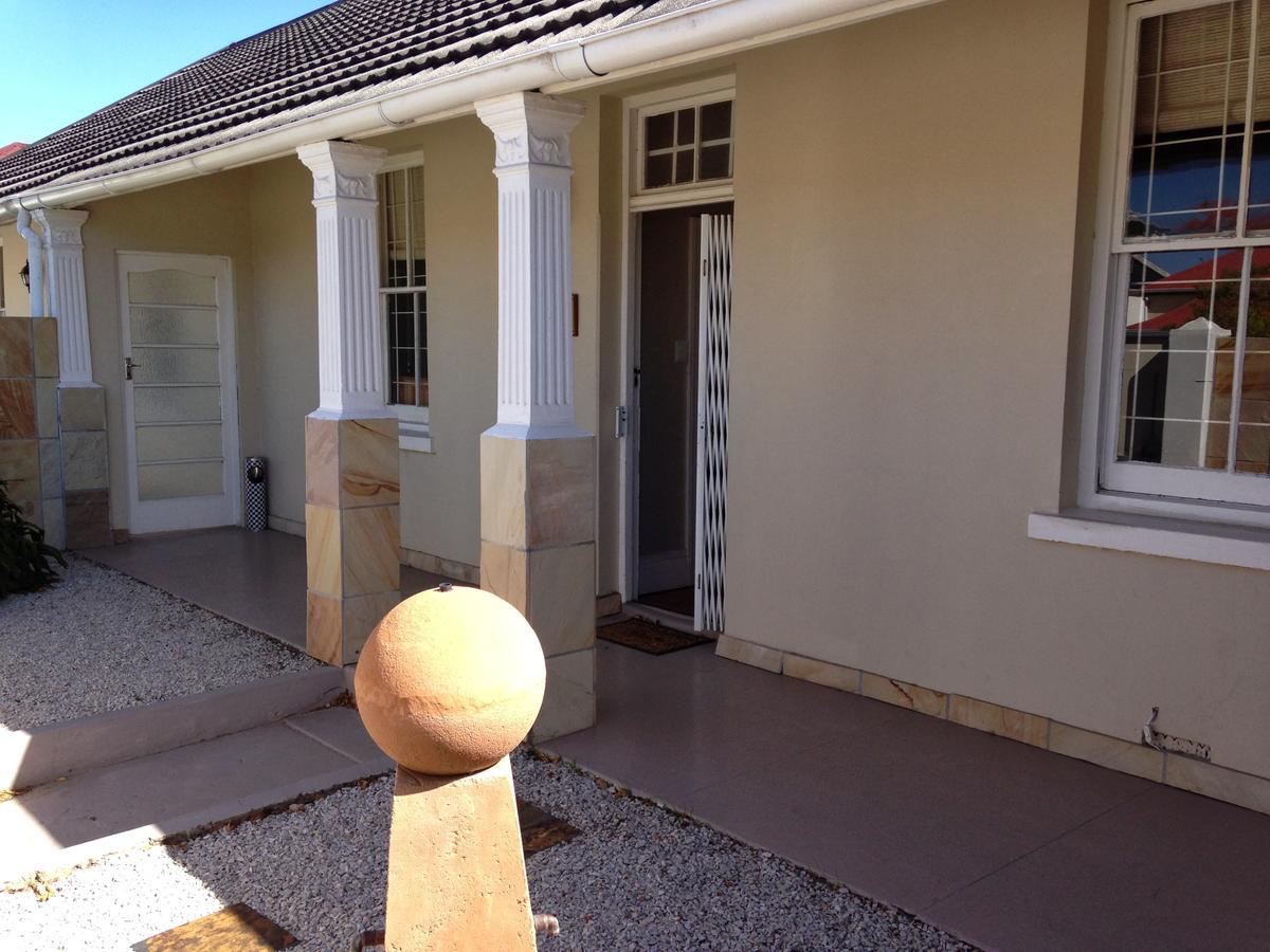Guesthouse On Irvine Port Elizabeth Exterior foto