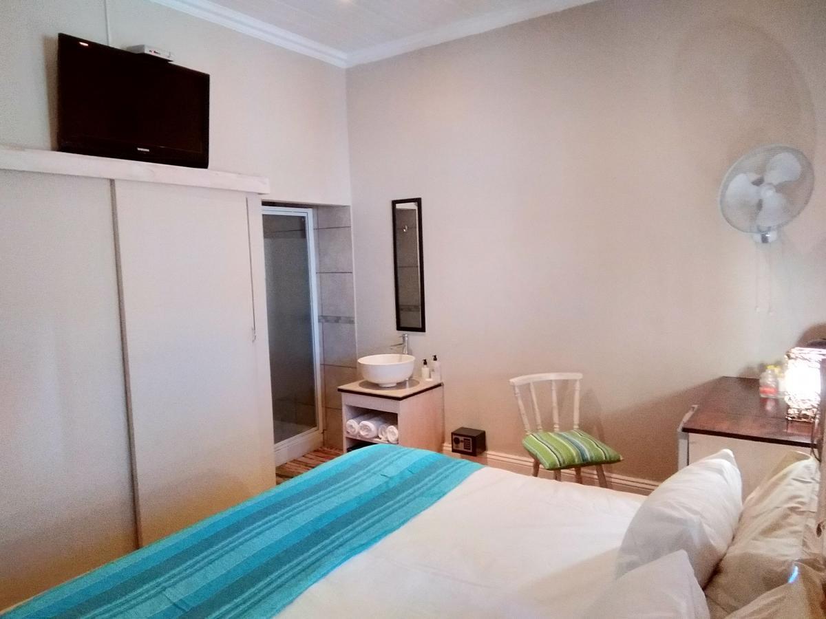 Guesthouse On Irvine Port Elizabeth Exterior foto